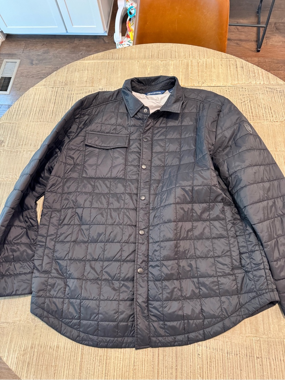 Cutter & Buck Men's Quilted Lightweight Shirt Jacket in Black